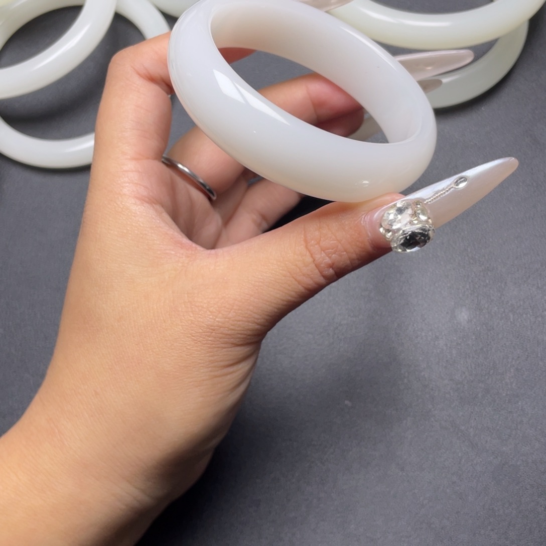 M***^56圈口轮胎羊脂白