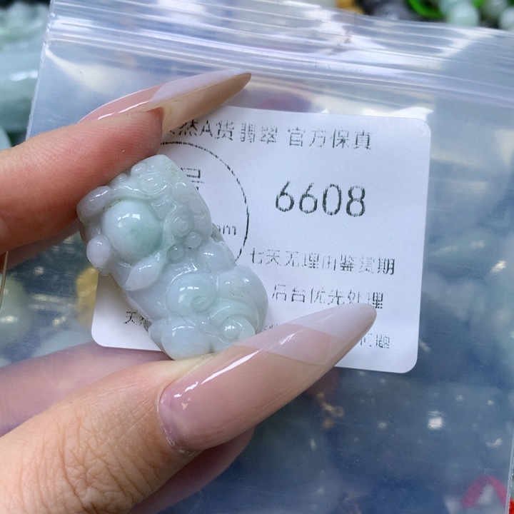 翡翠颈饰未镶嵌翡翠
