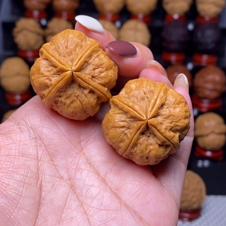 文玩核桃把件方印四棱…………23