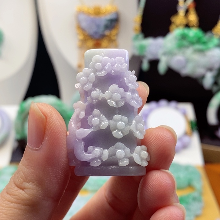 翡翠颈饰未镶嵌翡翠吊坠