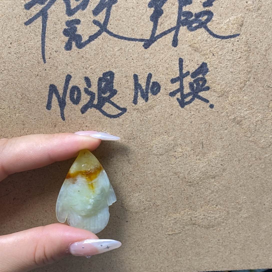 蛇纹石玉颈饰未镶嵌九***