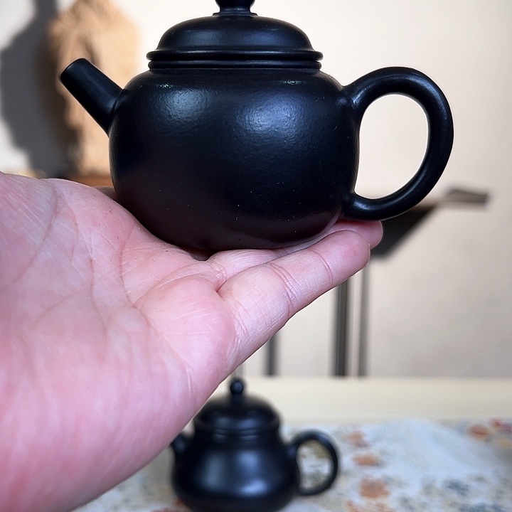 紫砂茶壶匏尊大红袍捂黑