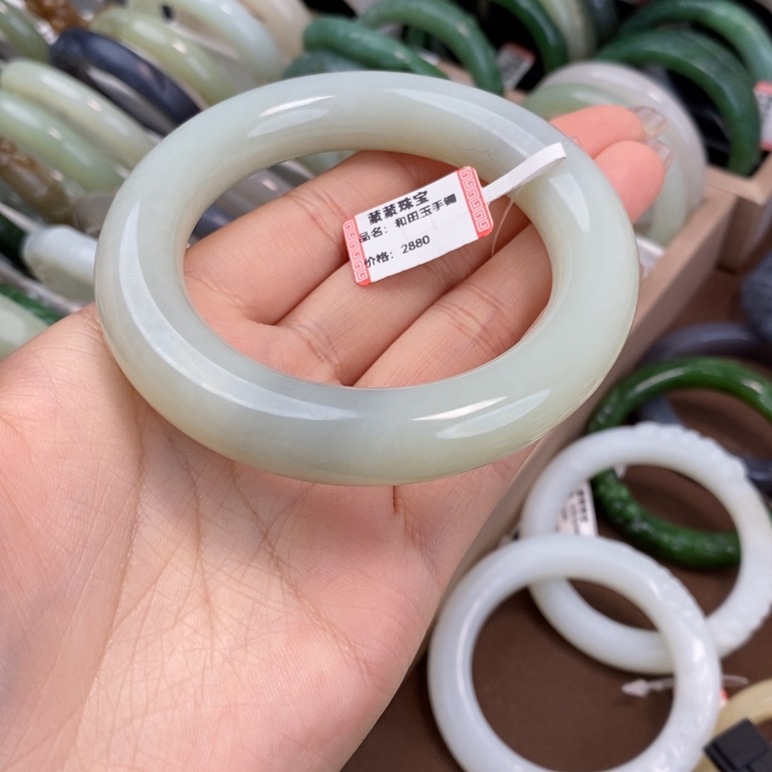 ****锐和田玉未镶嵌手镯且末青白手镯58.5#