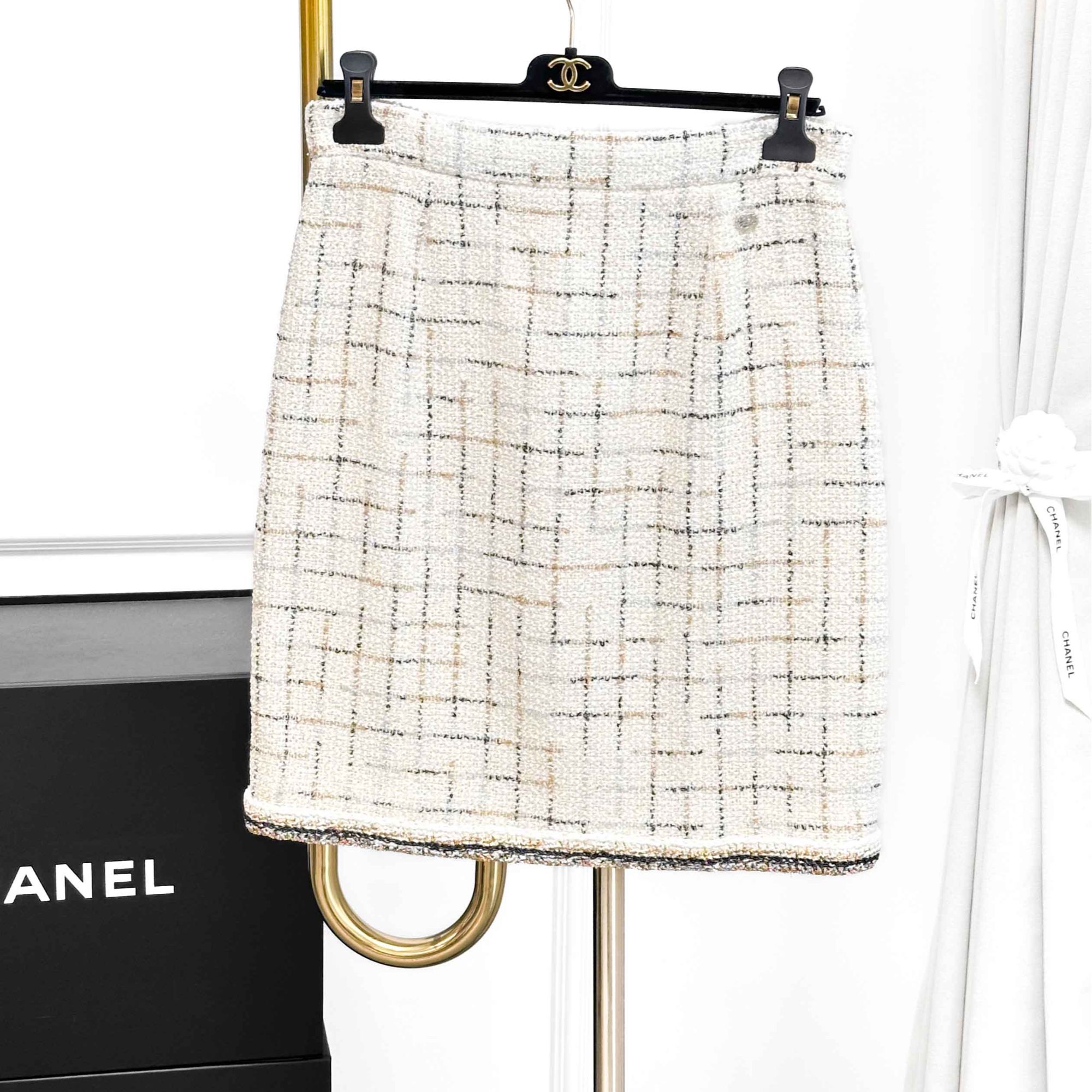 99新 Chanel/香奈儿 40码 白色拼黑色拼金色线条 编织 半身裙