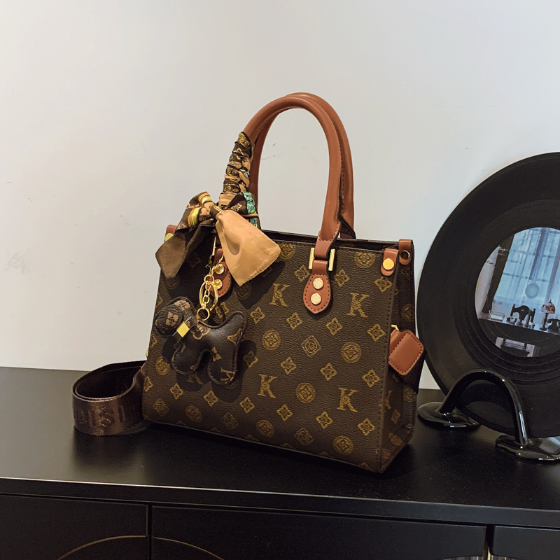 轻奢小众手提包女式新款四季通用小拎包高级感上班通勤单肩斜挎包