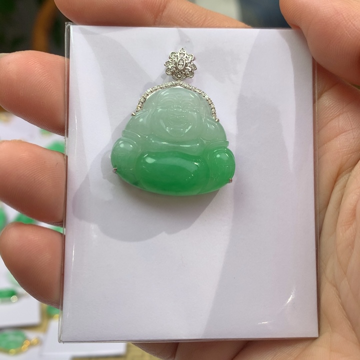 翡翠颈饰18K金镶嵌翡翠吊坠