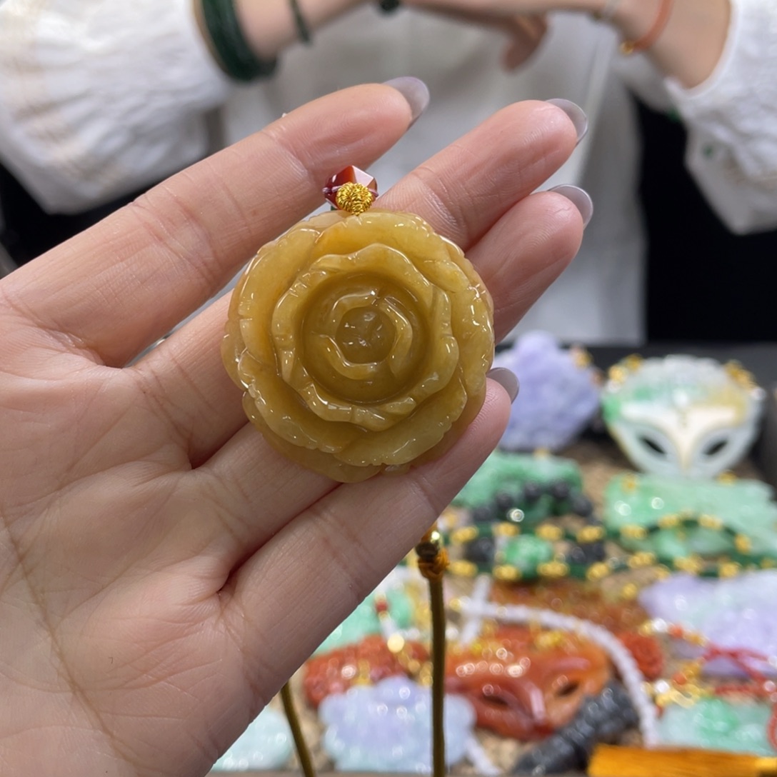 翡翠颈饰未镶嵌代编织