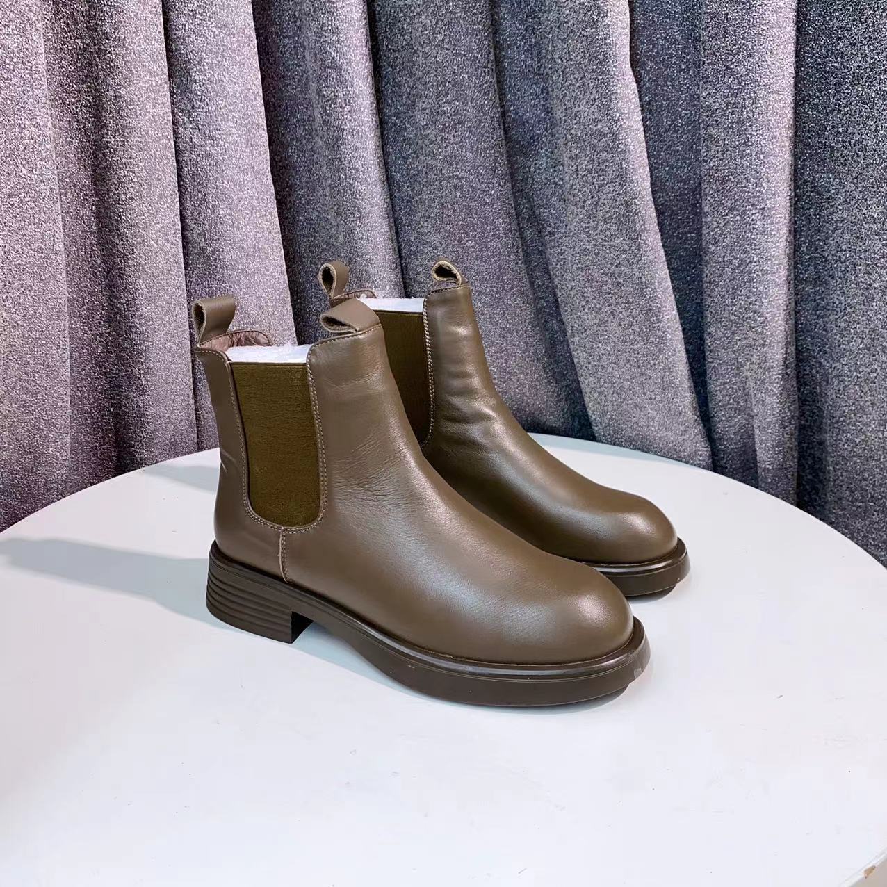 CL9469 卡其色绒里  秋冬季百搭粗跟时尚女士圆头真皮短靴 烟管靴