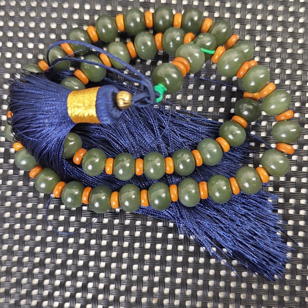 和田玉未镶嵌手串