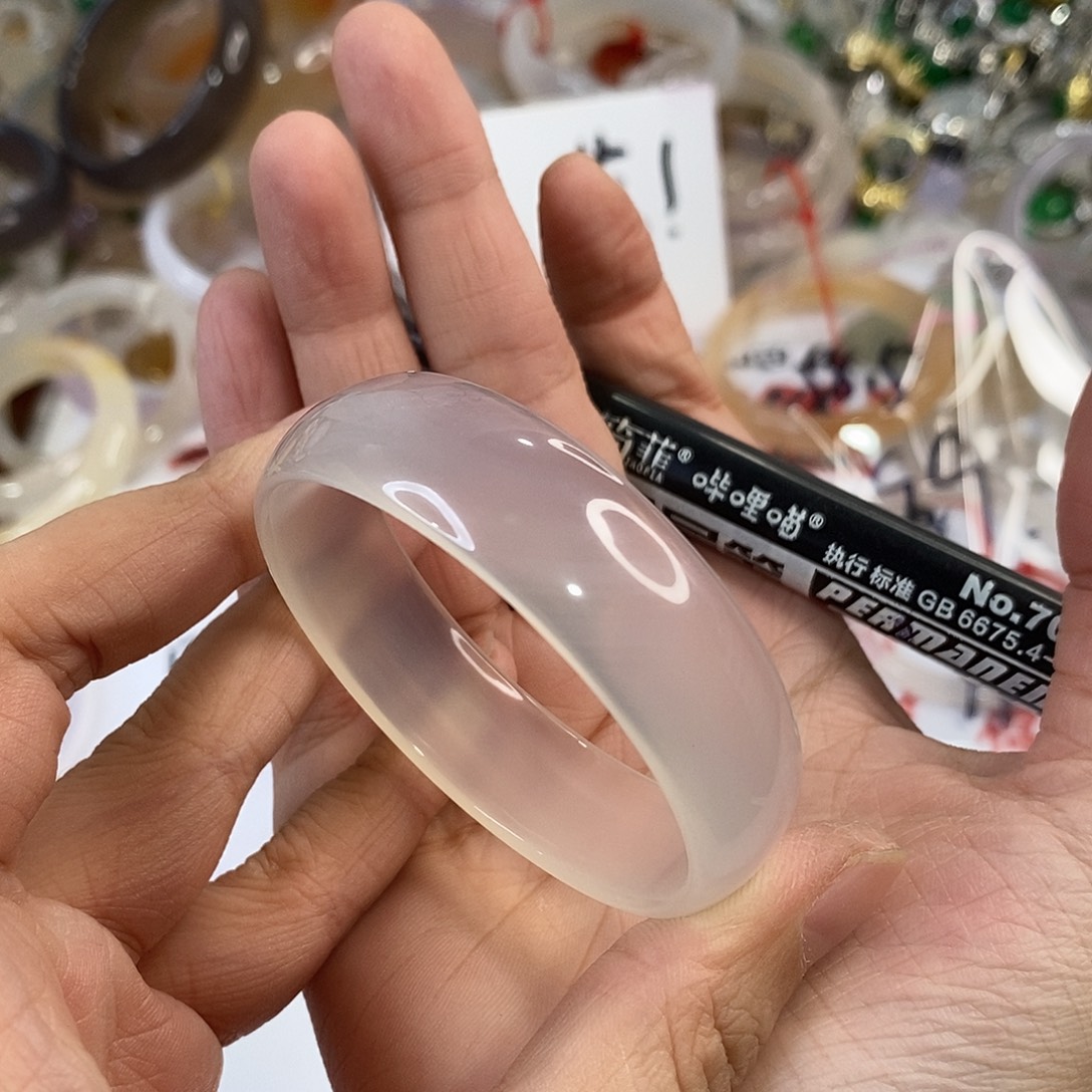 玛瑙/玉髓未镶嵌手镯A265。52.7圈