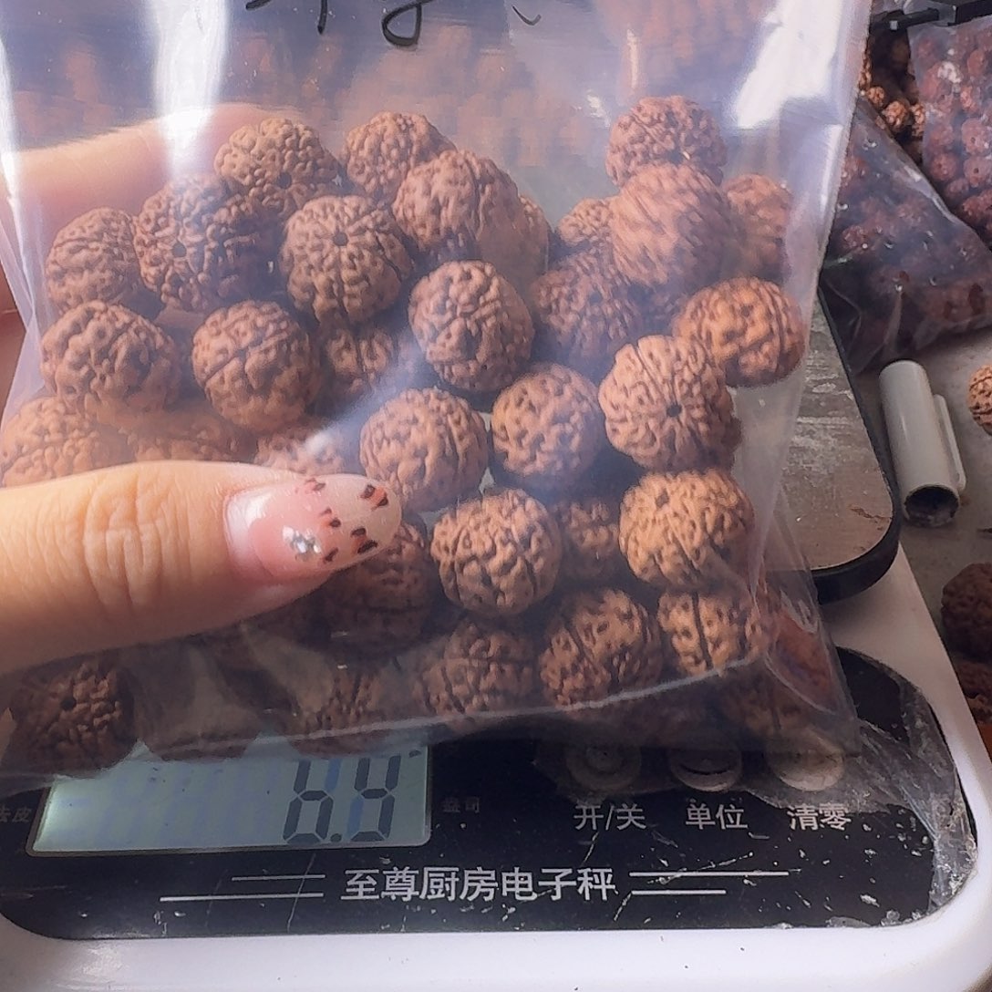 扳***人吊坠金刚菩提黄身13 克黄身有瑕疵