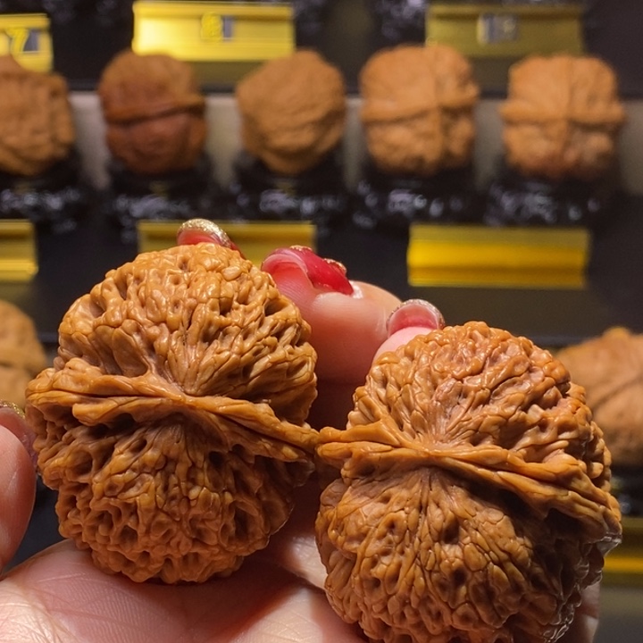 文玩核桃把件紫*龙纹41尺