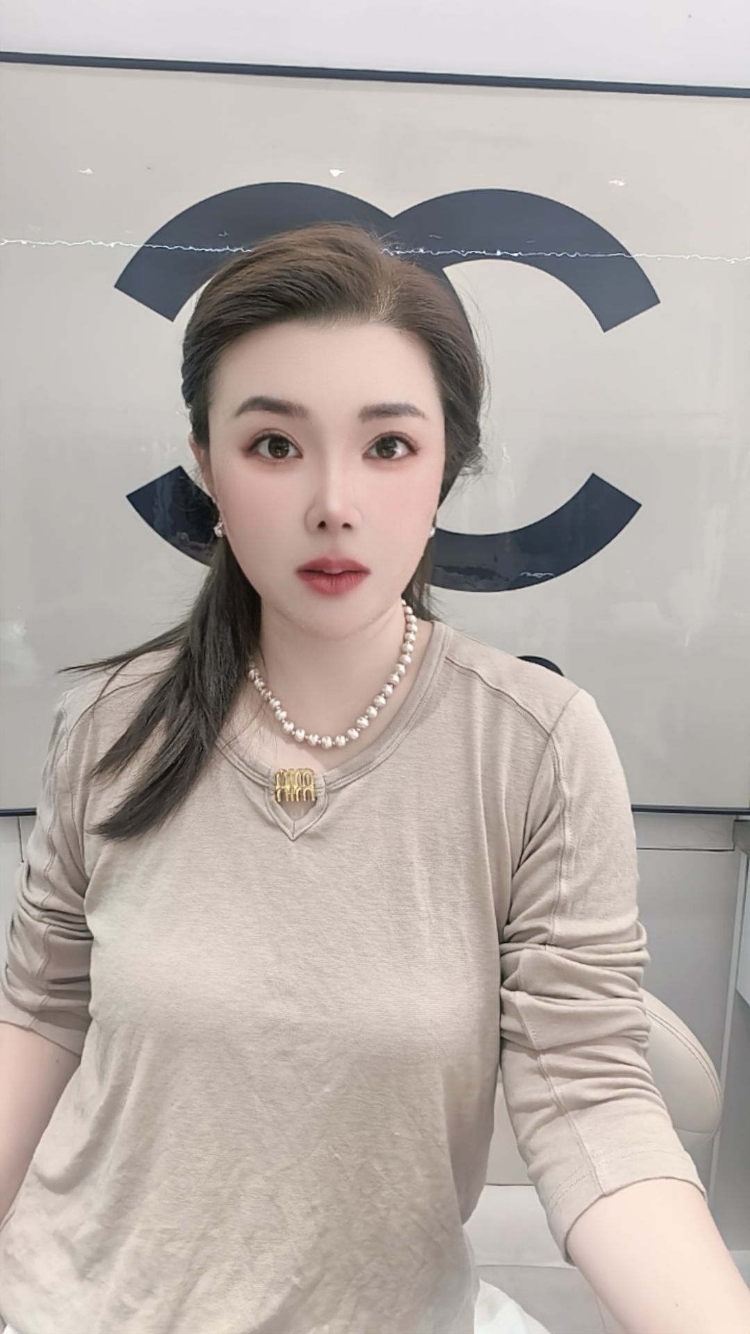 修身型女宽松型常规款T恤圆领常规透气MIU打底
