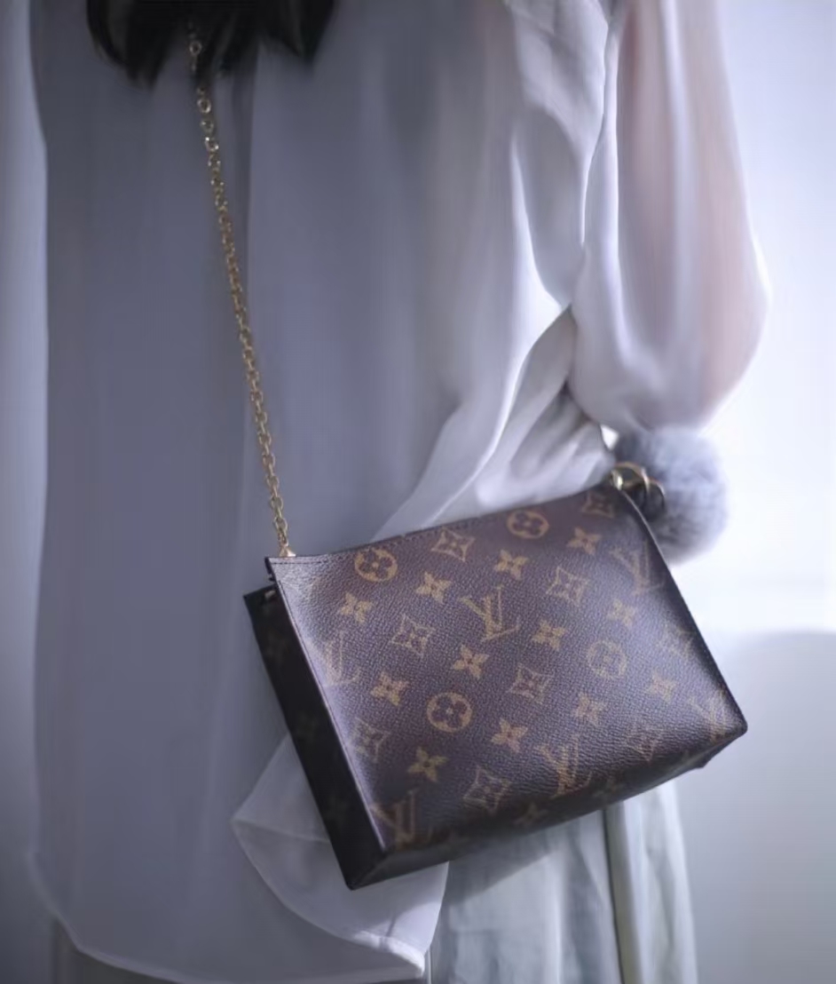 修复品  LouisVuitton/路易威登  洗漱19 羊