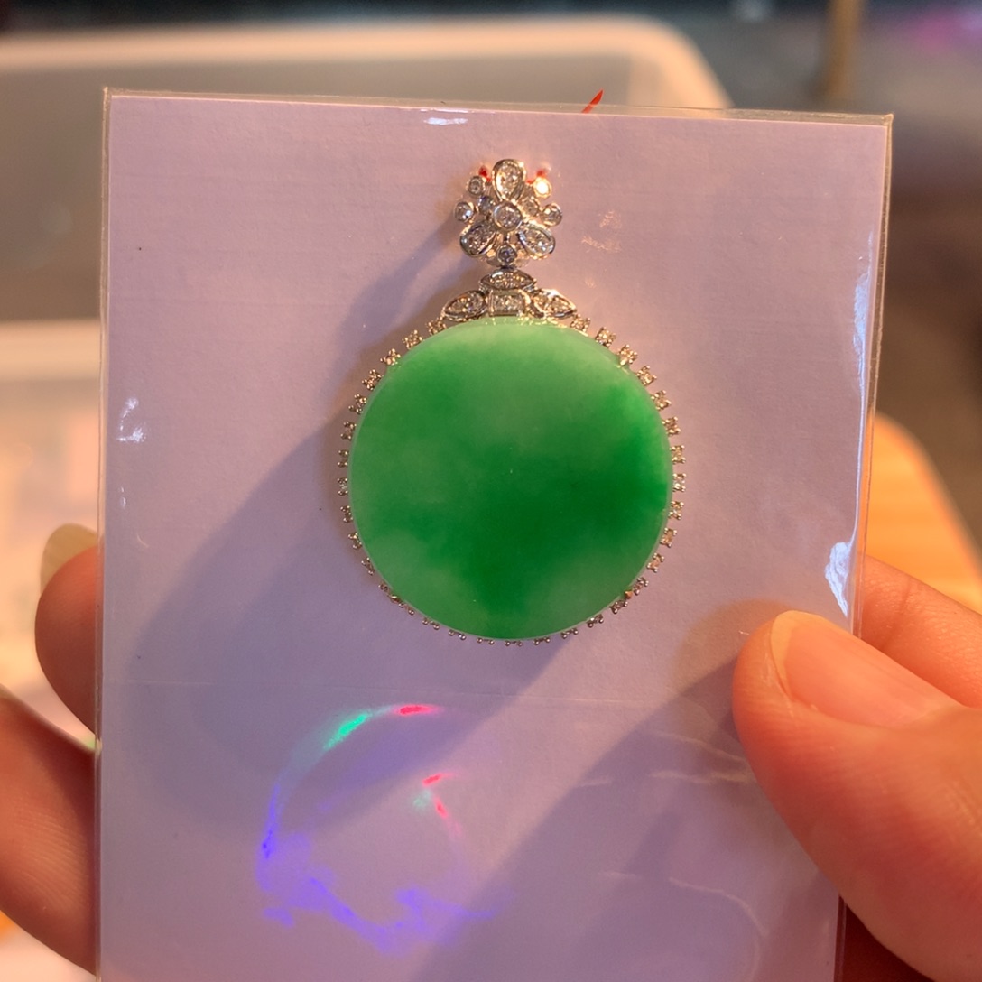 翡翠18K金镶嵌颈饰翡翠首饰