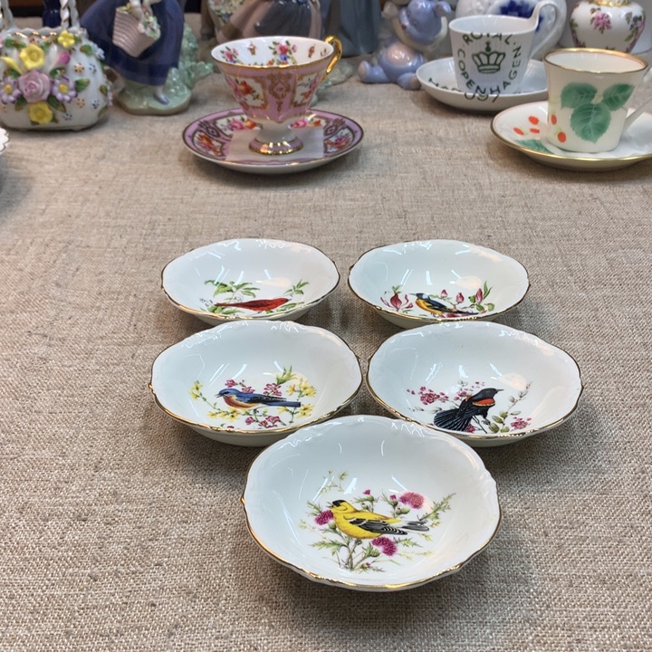 莉****瓷片哈哈哈哈哈哈