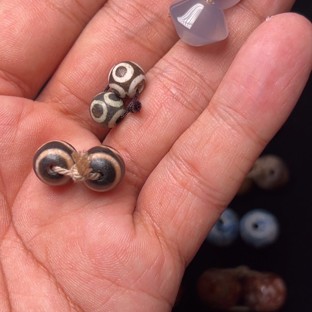 藏***杨玛瑙/玉髓未镶嵌配饰