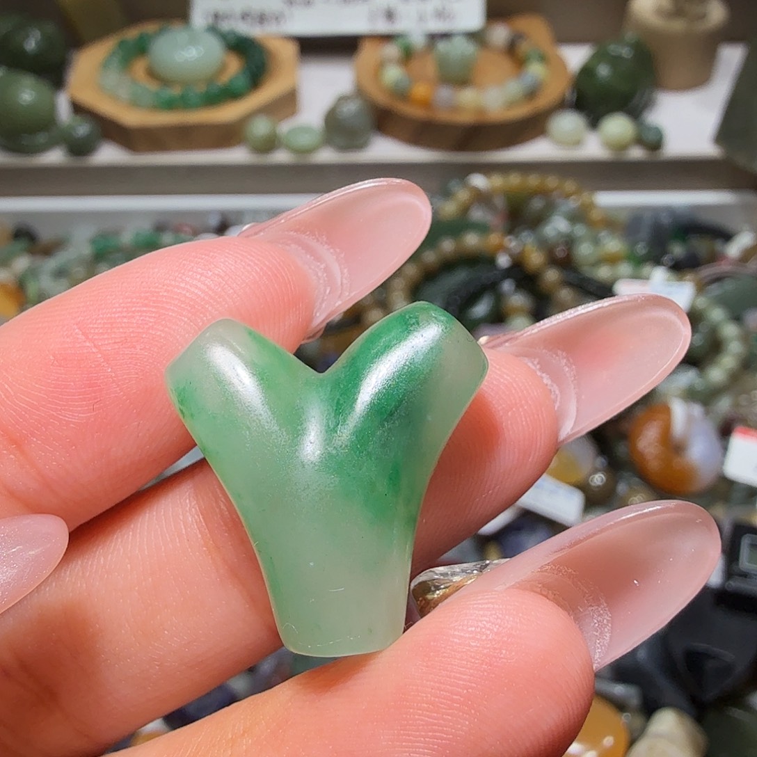 和田玉未镶嵌珠宝奇石