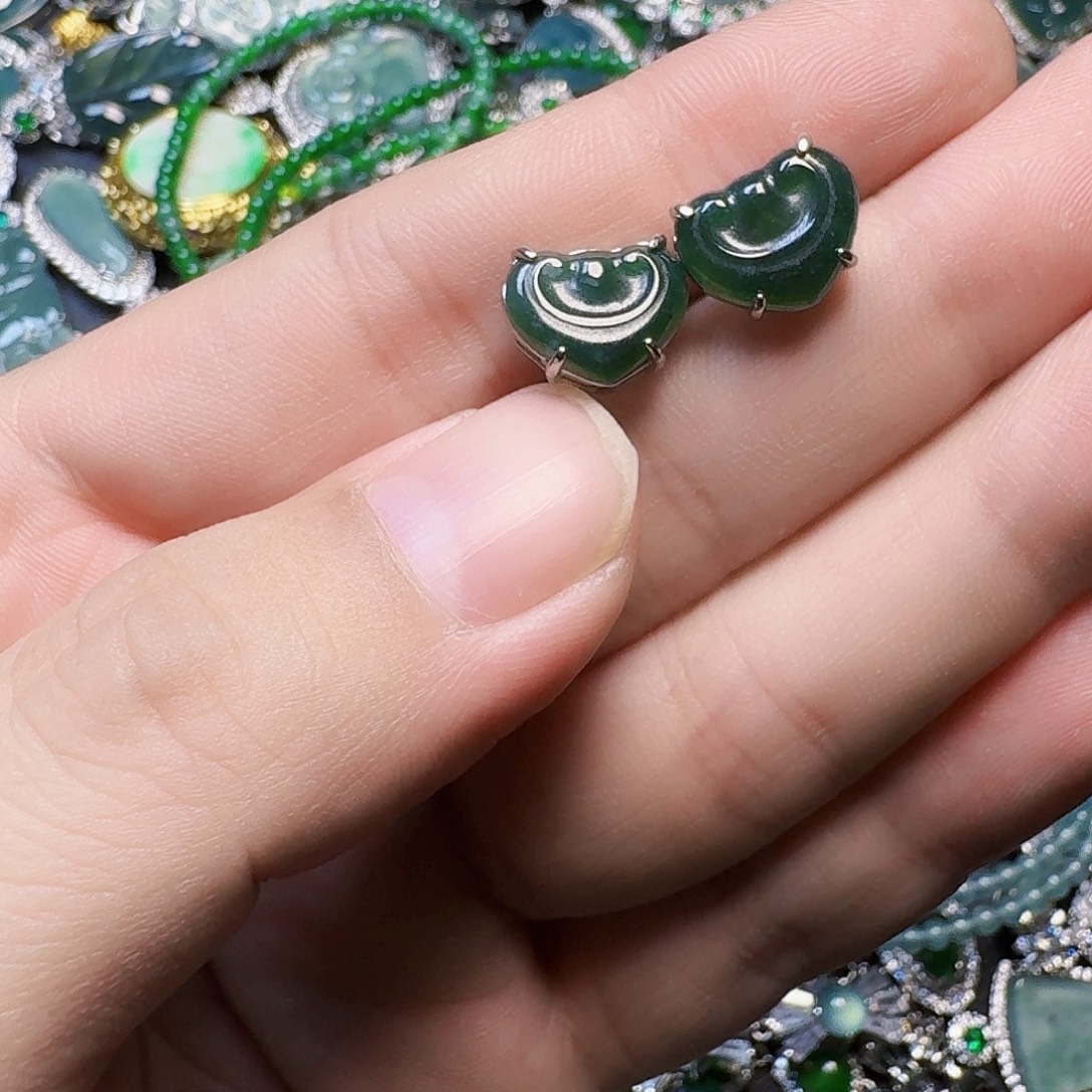 翡翠未镶嵌颈饰天然A货翡翠放漏