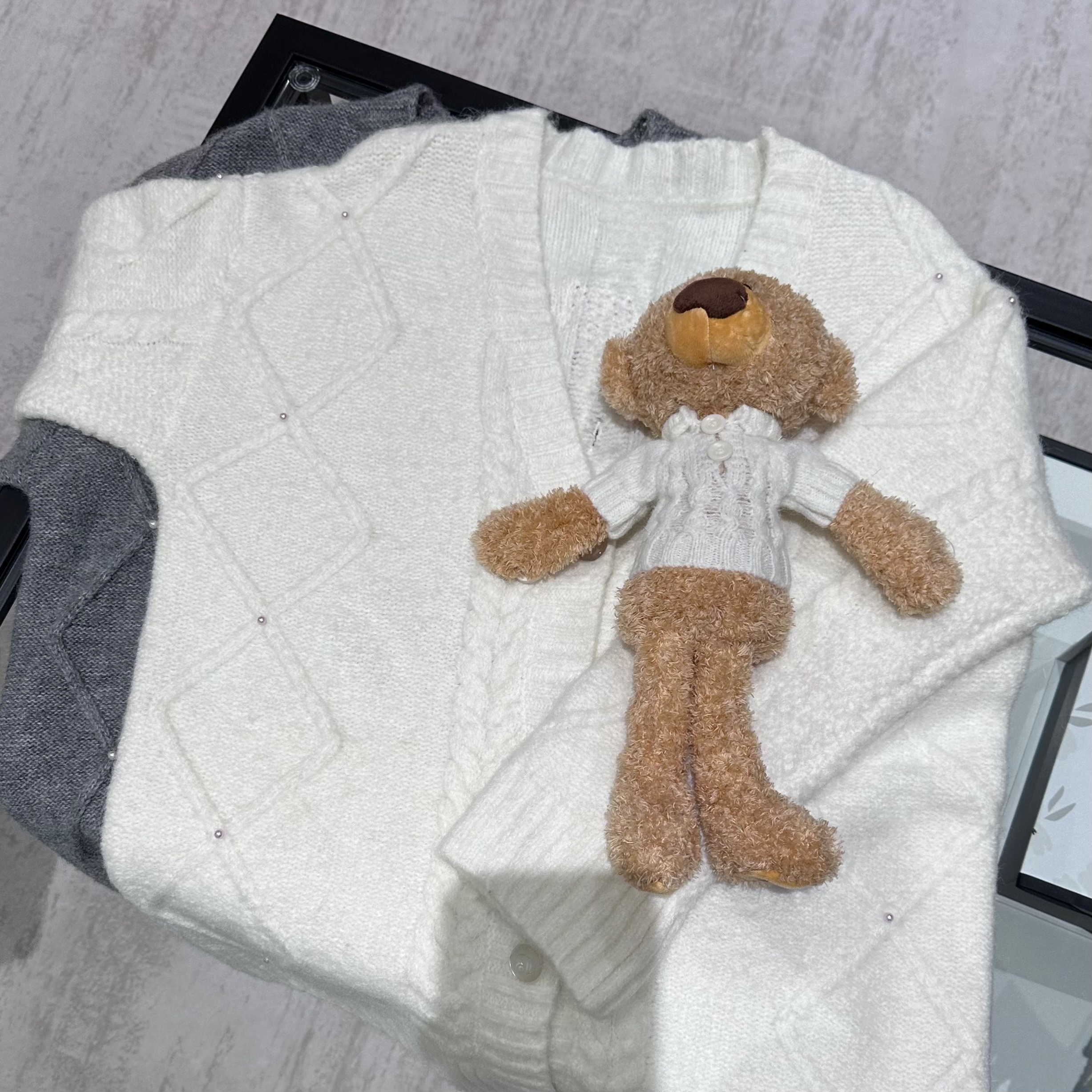 FOG（064）灰白两色小熊公仔针织开衫毛衣外套-W90103