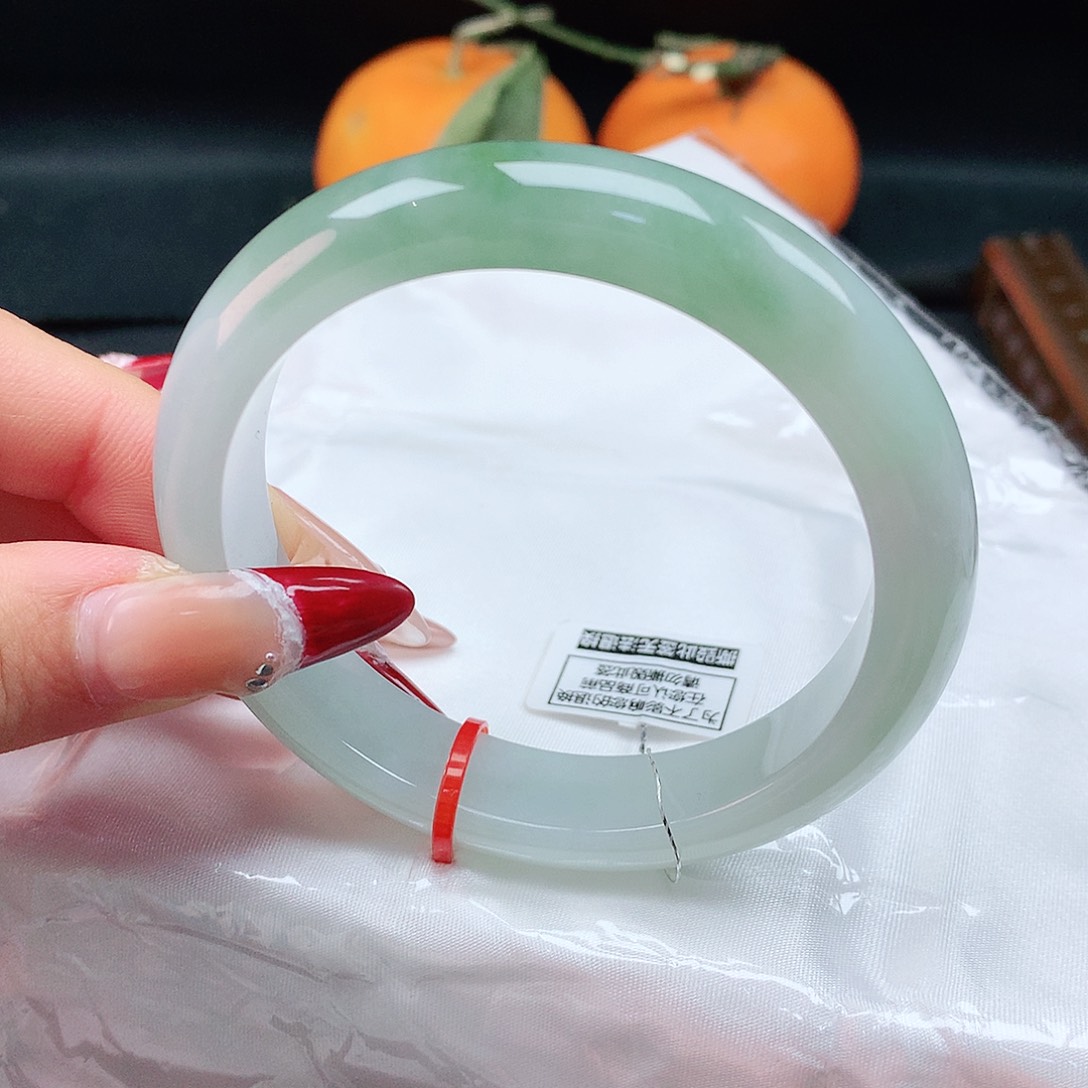 翡翠手镯未镶嵌58圈