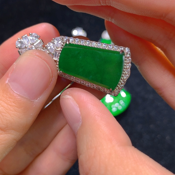 翡翠颈饰银S925镶嵌一个