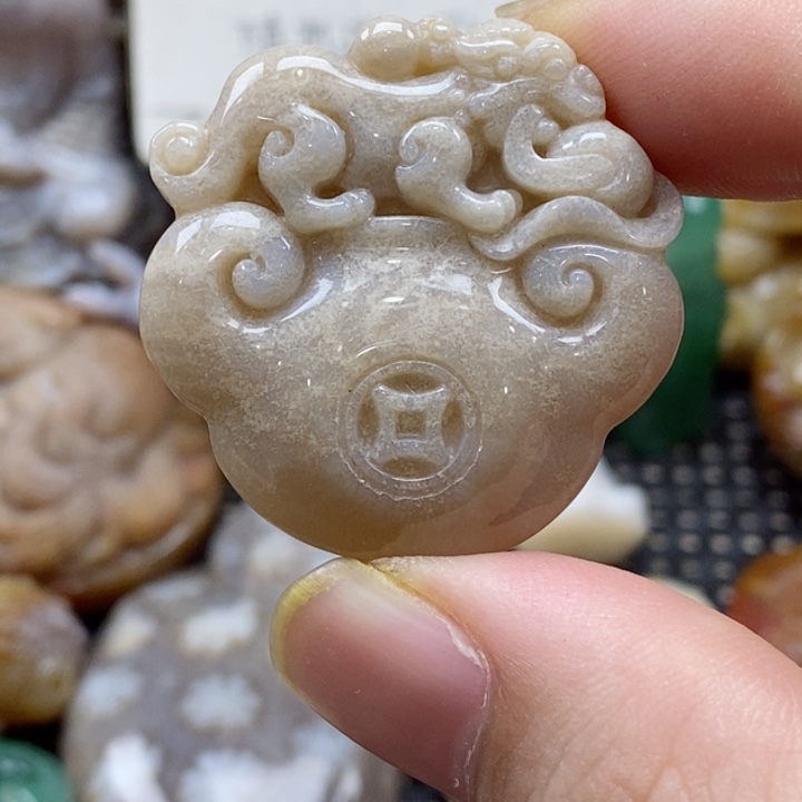 硅化珊瑚（珊瑚玉）颈饰未镶嵌小吊坠