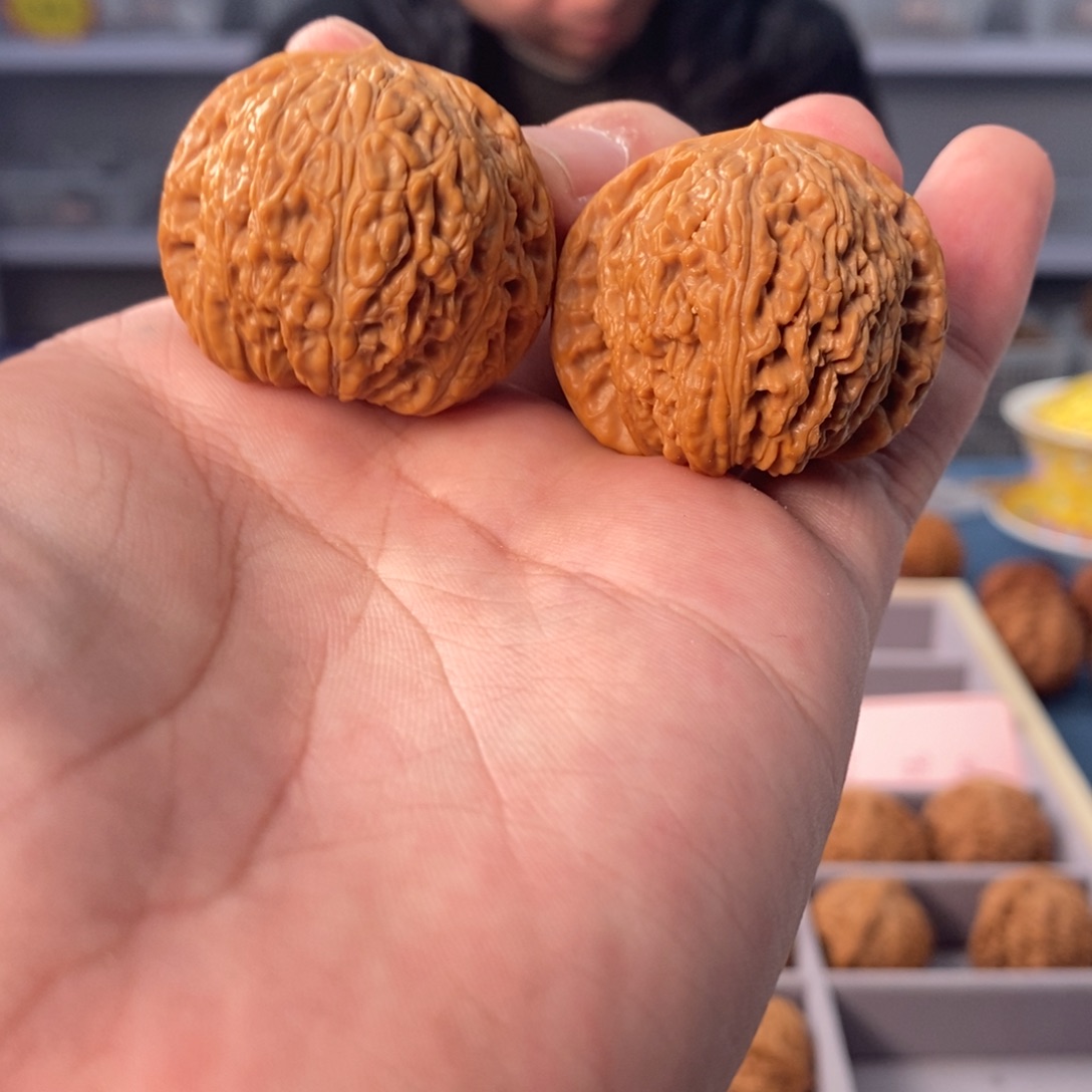 文玩核桃把件微修平谷一代绣球38