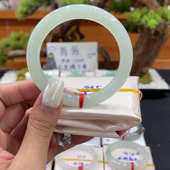 翡翠未镶嵌手镯缅甸翡翠