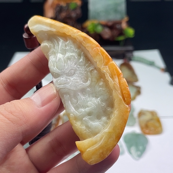 翡翠未镶嵌颈饰吊坠