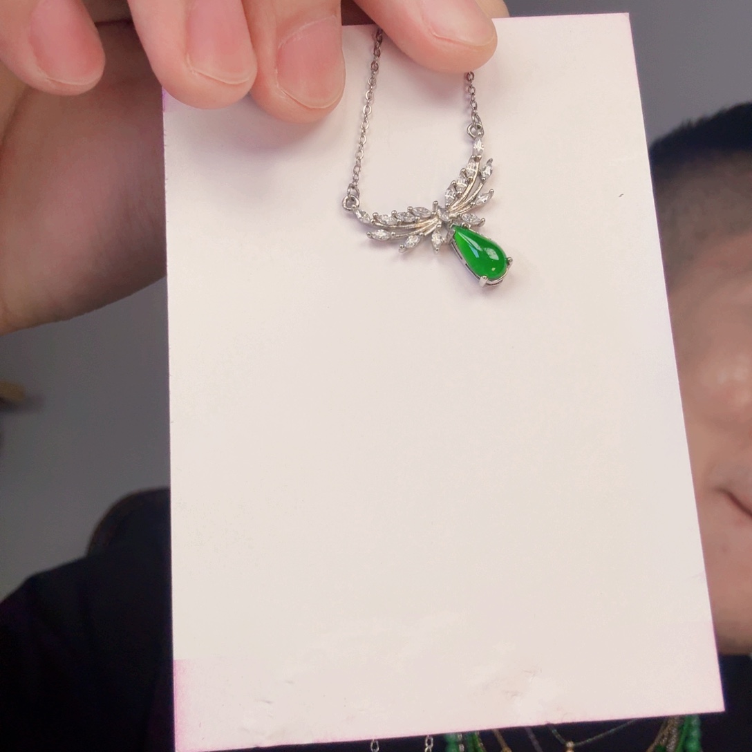 翡翠银S925镶嵌颈饰一件