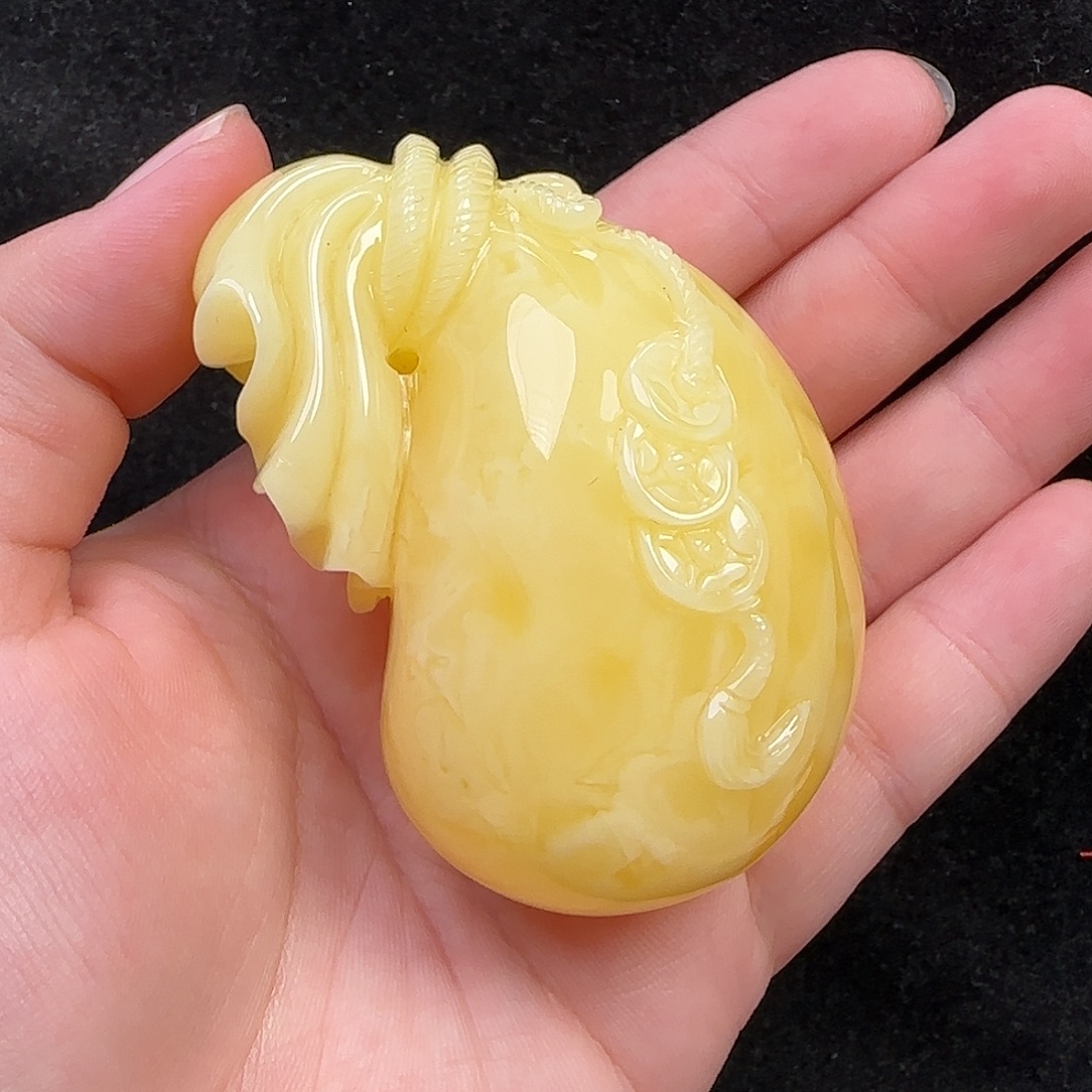 蜜蜡未镶嵌珠宝奇石