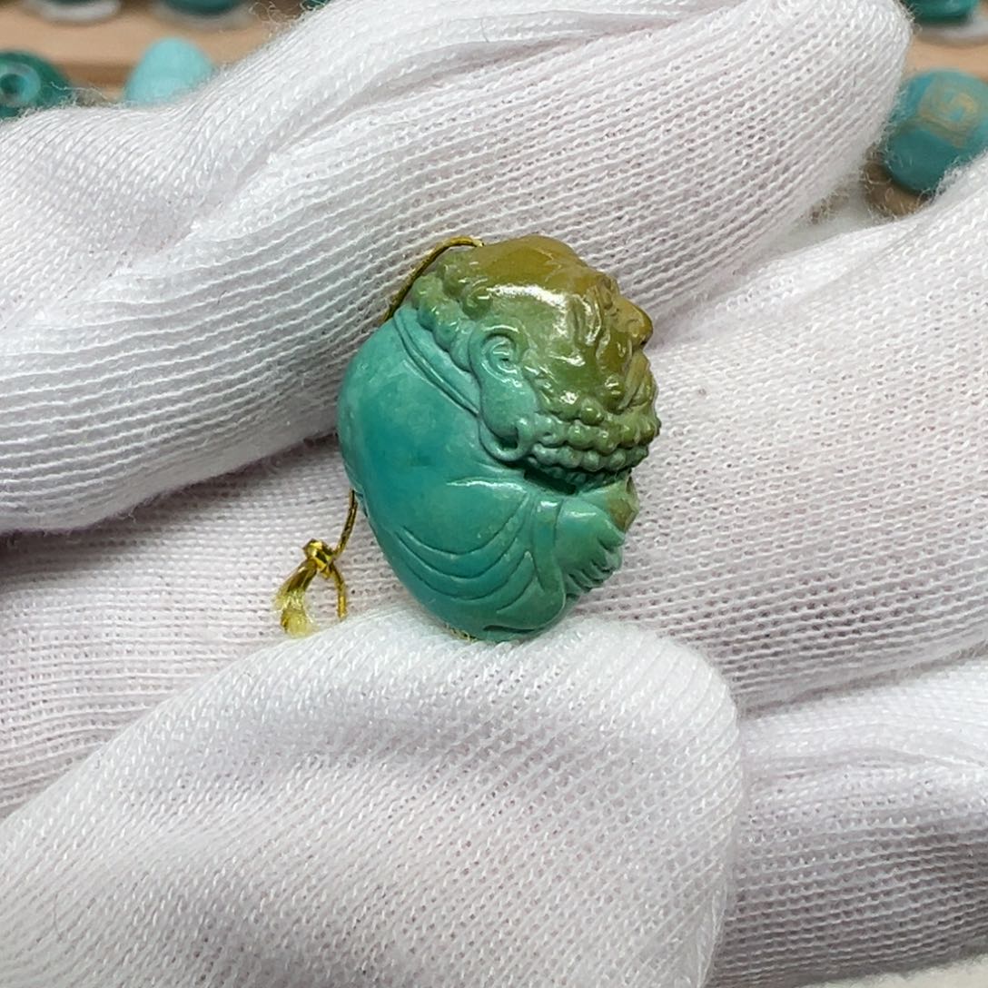 绿松石配饰未镶嵌