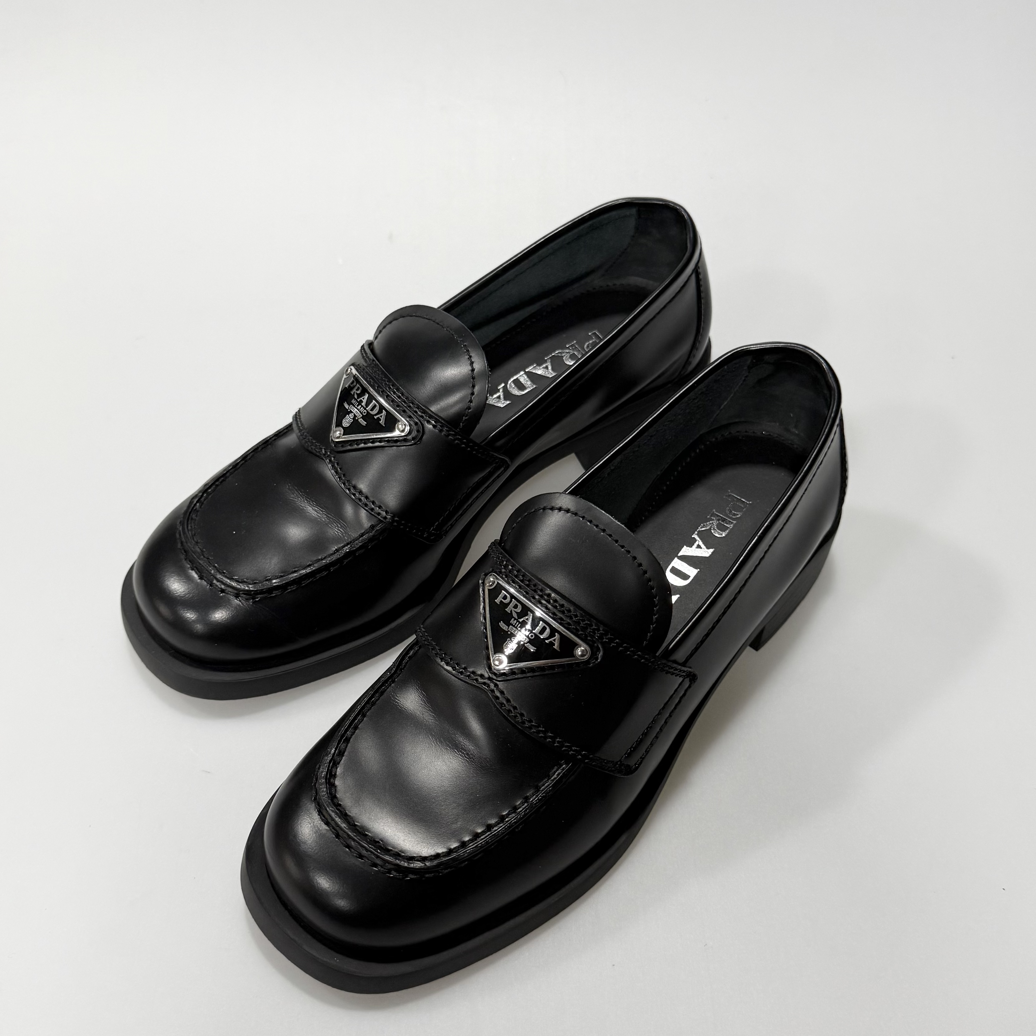 99新 Prada/普拉达 35码prada乐福鞋98新