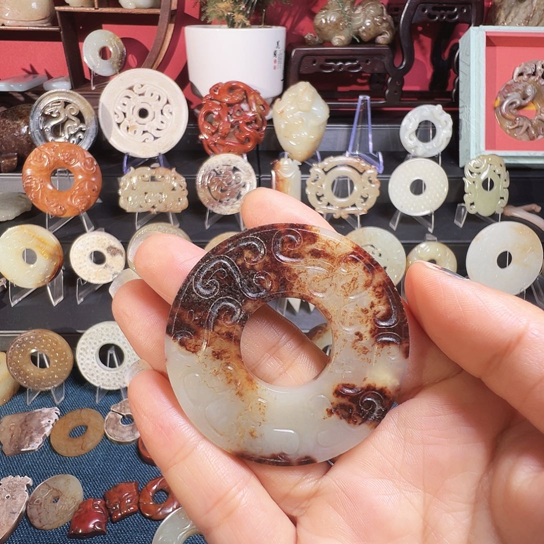 能***亮和田玉未镶嵌挂件