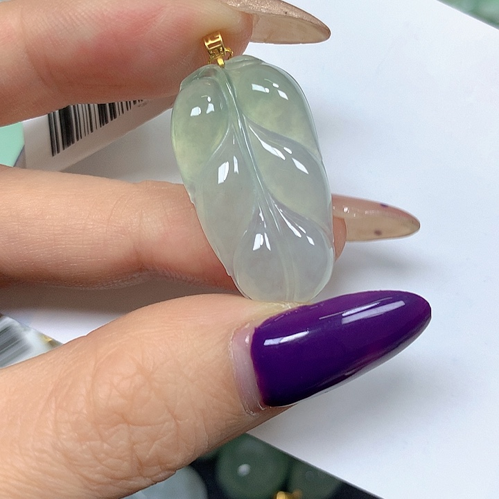 翡翠18K金镶嵌颈饰挂件