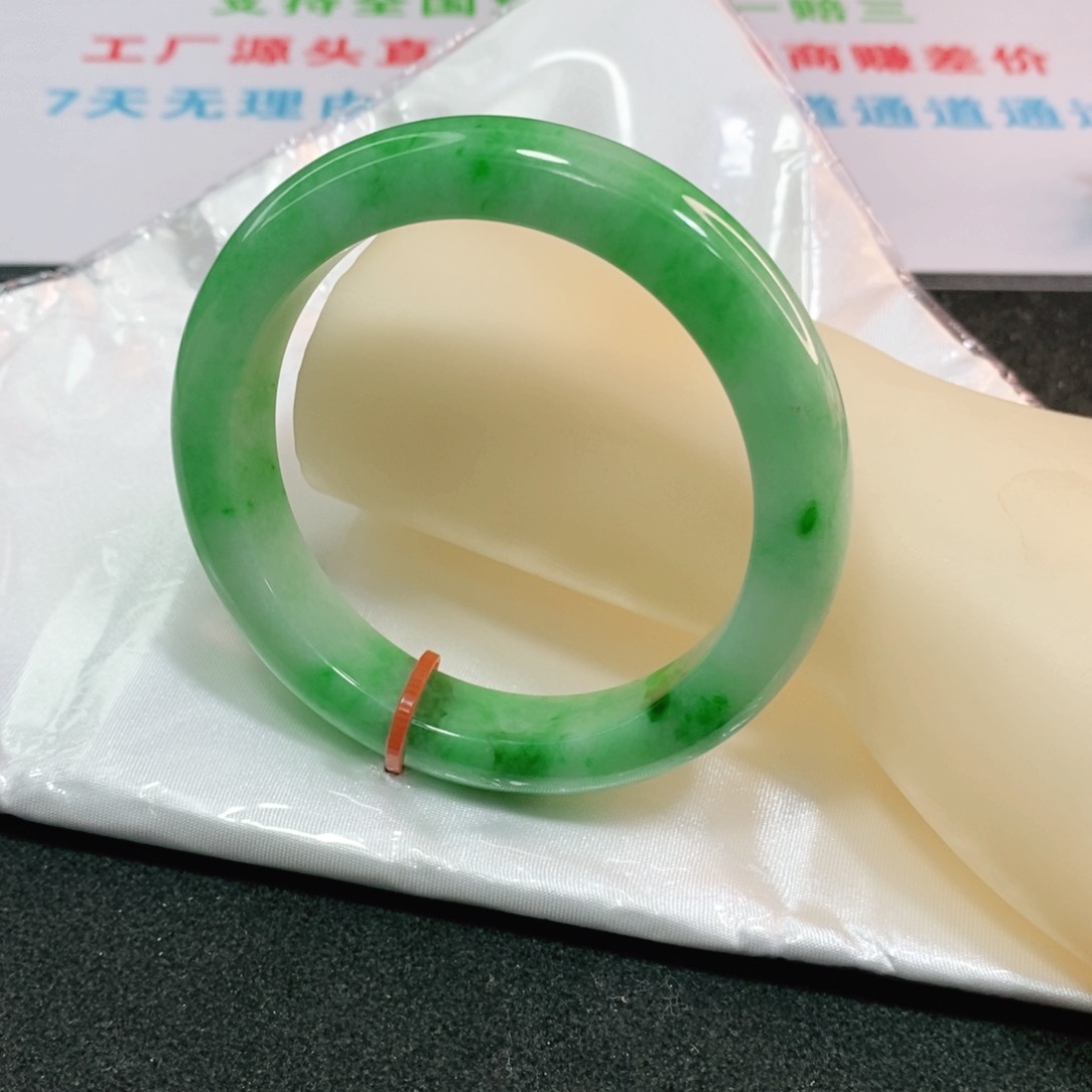 翡翠手镯未镶嵌啊*545554555455