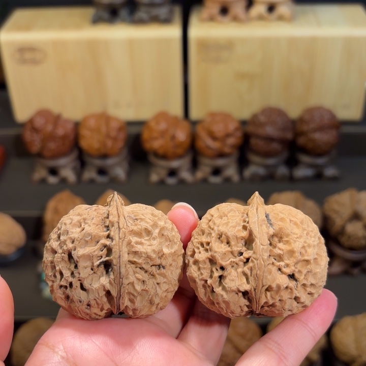 文玩核桃吊坠玉溪元宝46