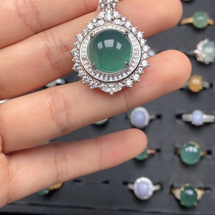 翡翠未镶嵌戒指吊坠