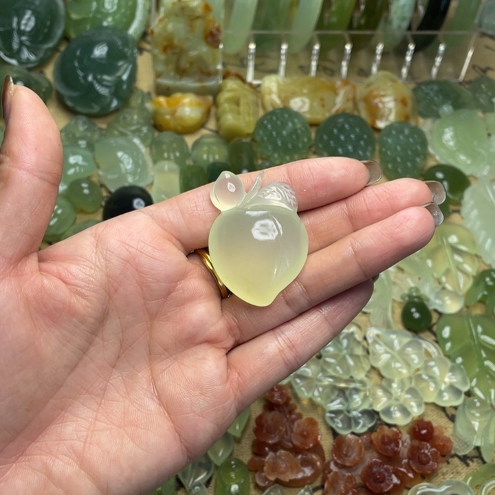 蛇纹石玉合金颈饰