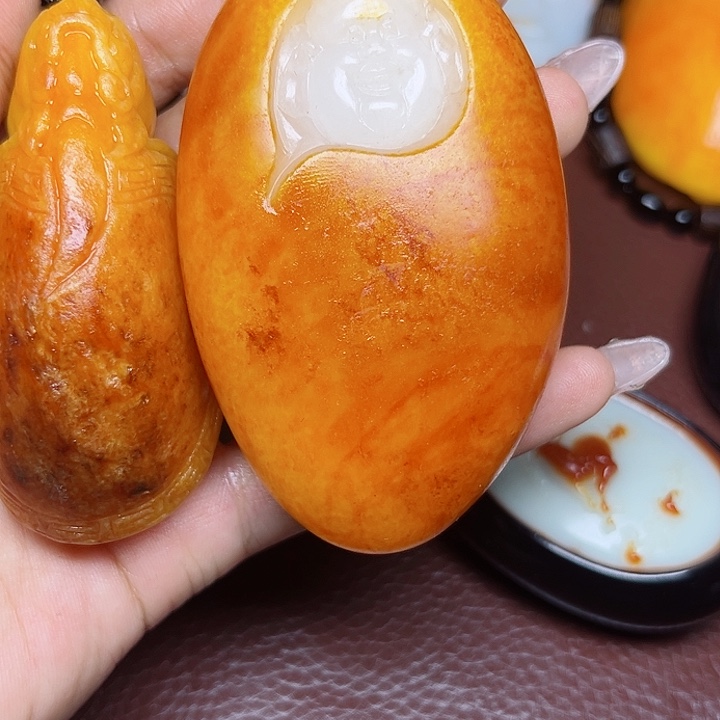 和田玉未镶嵌颈饰d****r