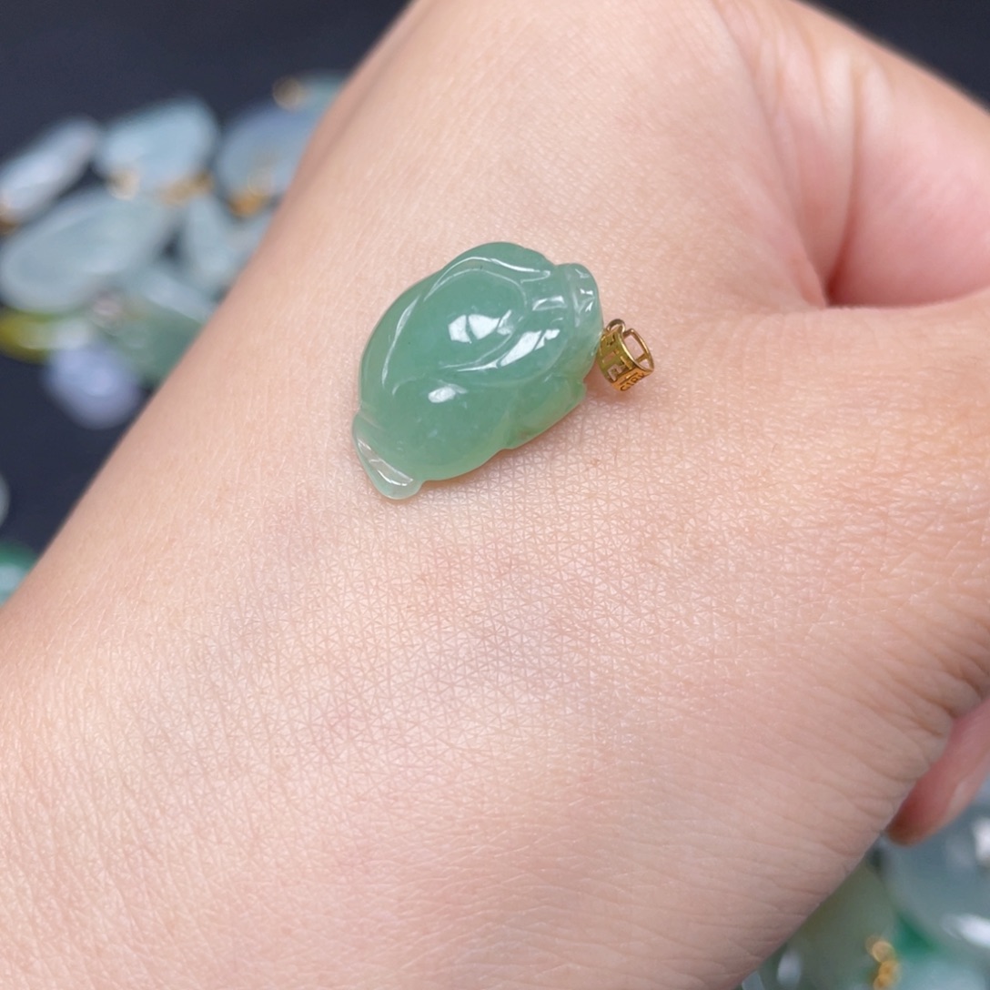 翡翠颈饰18K金镶嵌翡翠