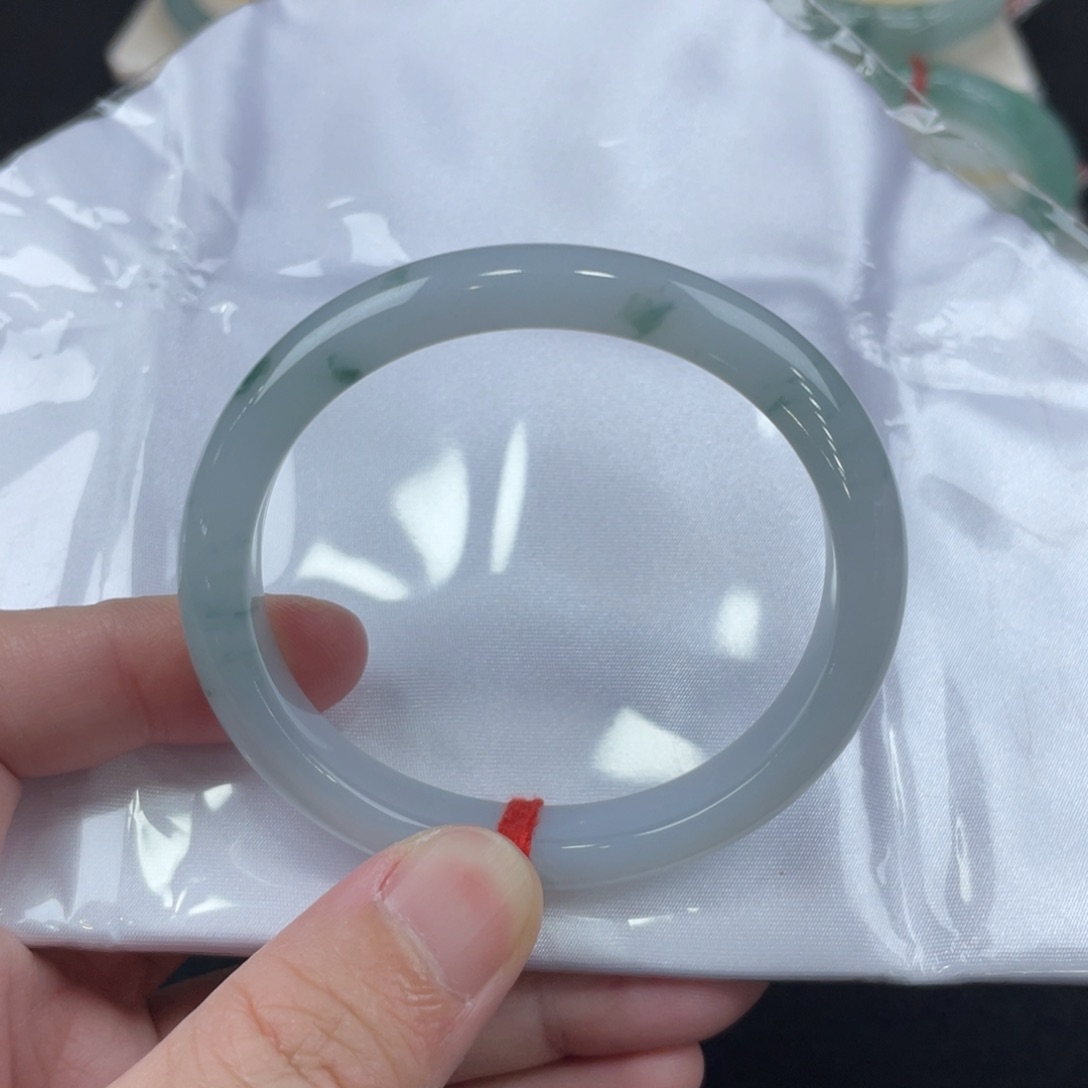 翡翠手镯未镶嵌52.2贵妃