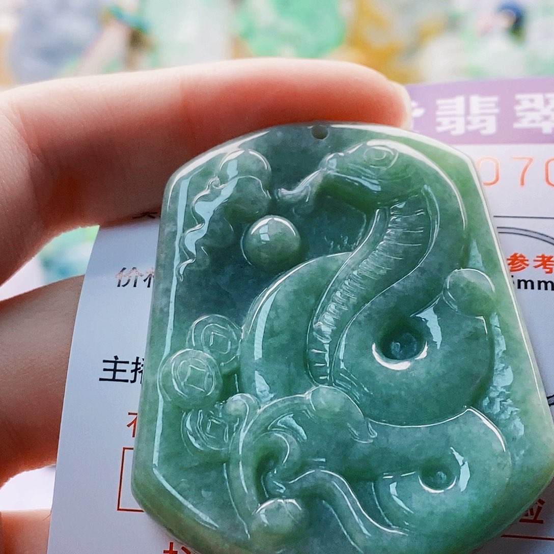 吊坠(不含链)未镶嵌翡翠