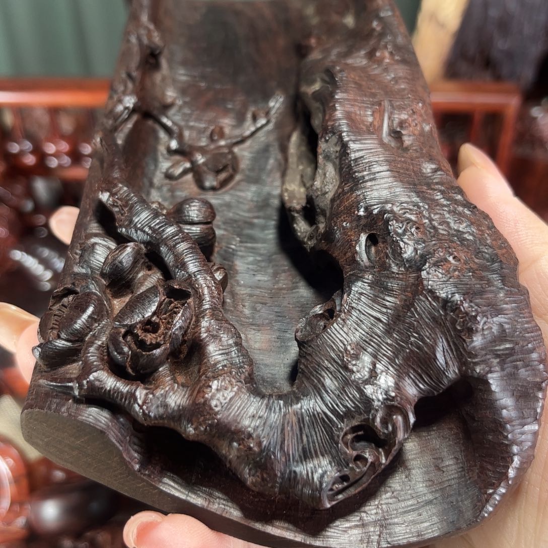 事***为檀香紫檀（小叶紫檀）