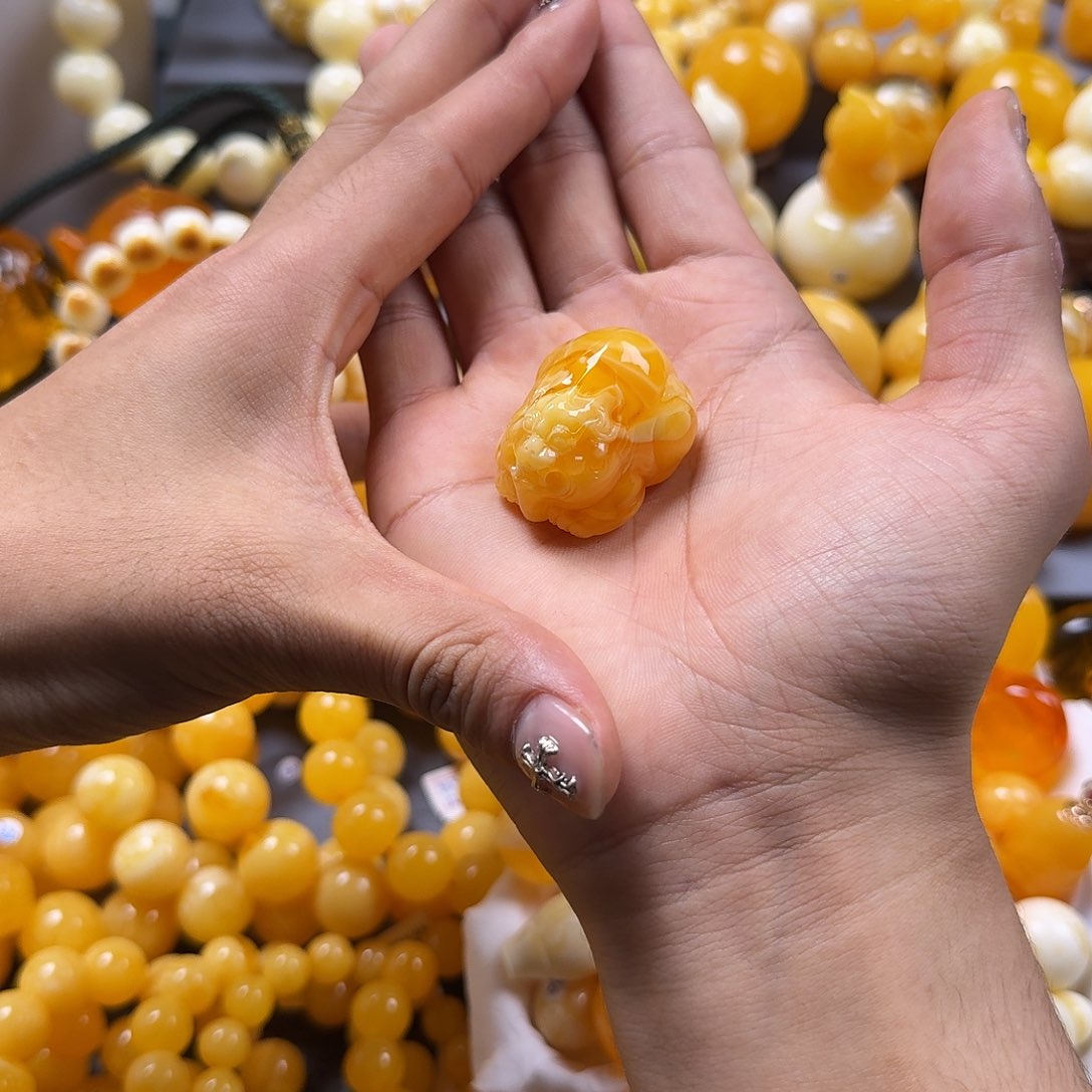 琥珀珠宝奇石未镶嵌貔貅