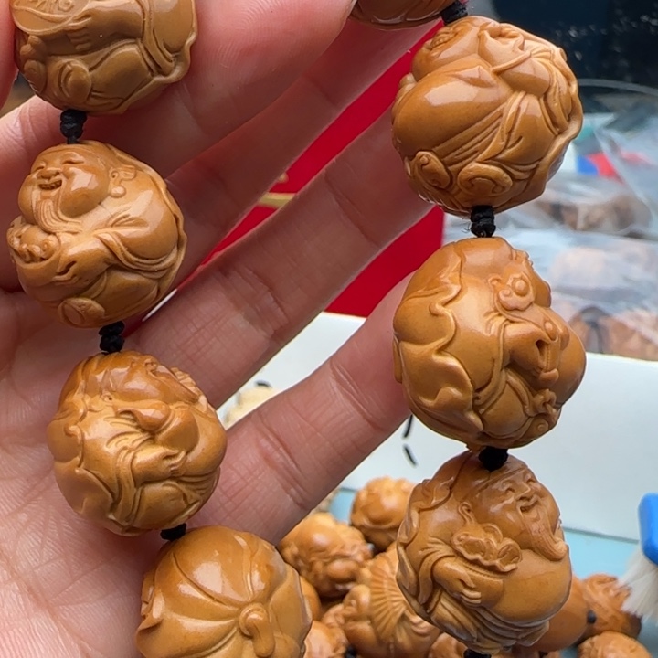 橄榄核手串雕刻工艺