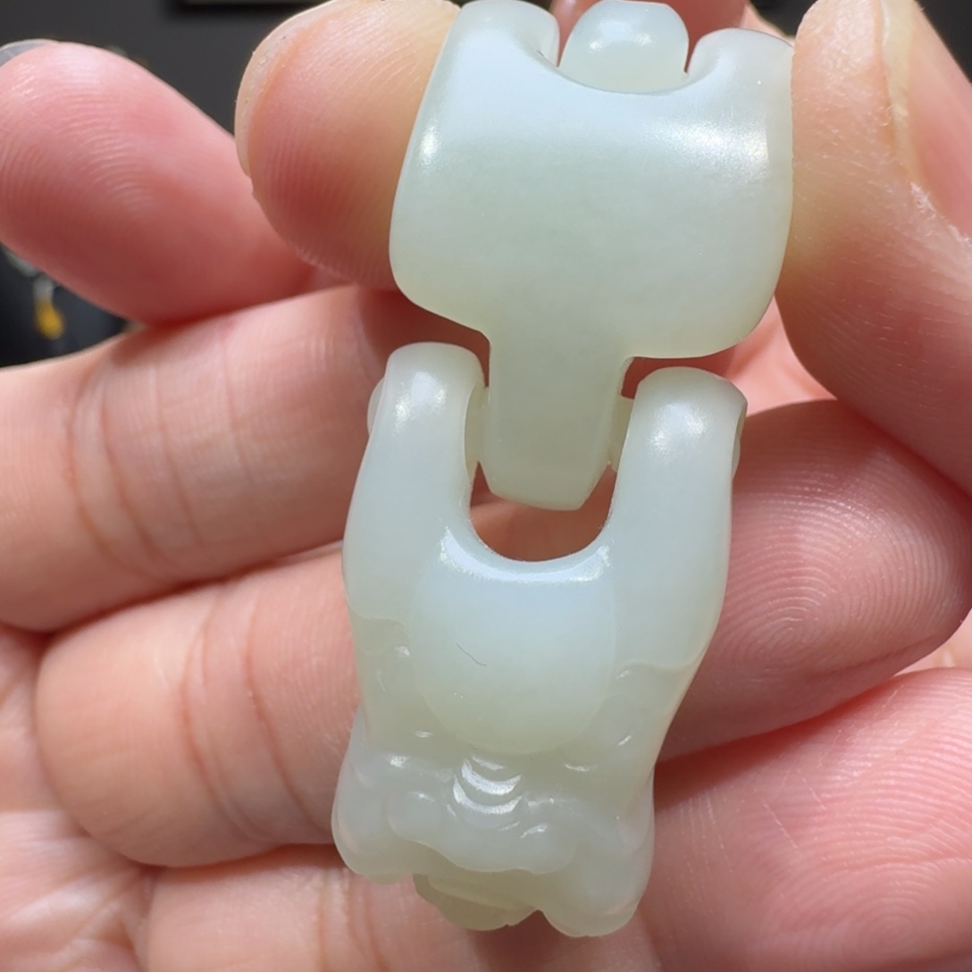 和田玉颈饰未镶嵌瓦**瓦