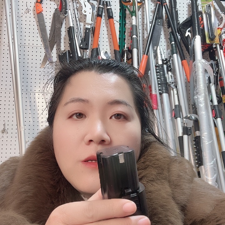 舒畅8603电池2块。   