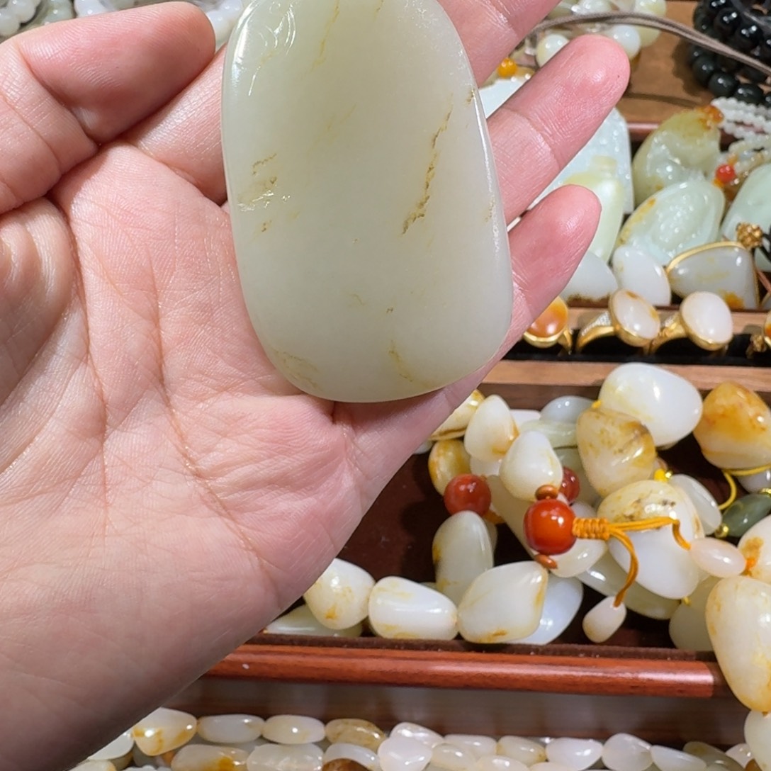 天***阔和田玉未镶嵌手链